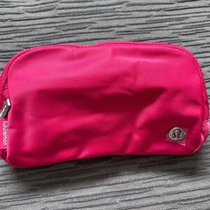 NWT Lululemon Everywhere Belt Bag Cherry Mist